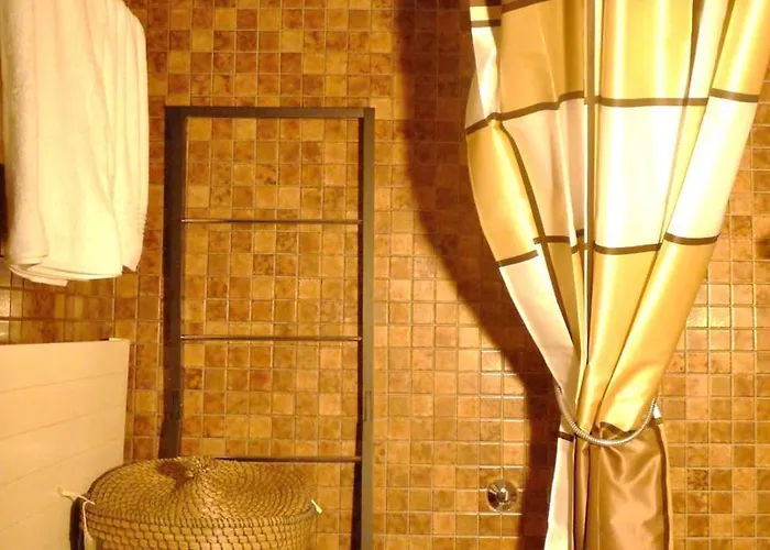 2 Room Suite City Centre