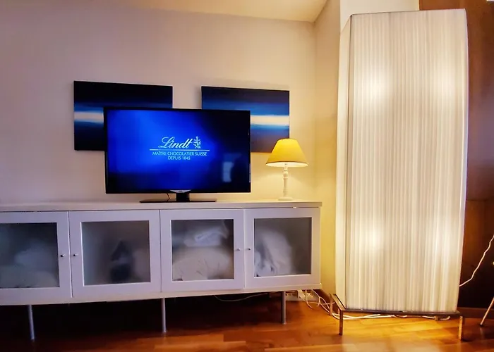 2 Room Suite City Centre *