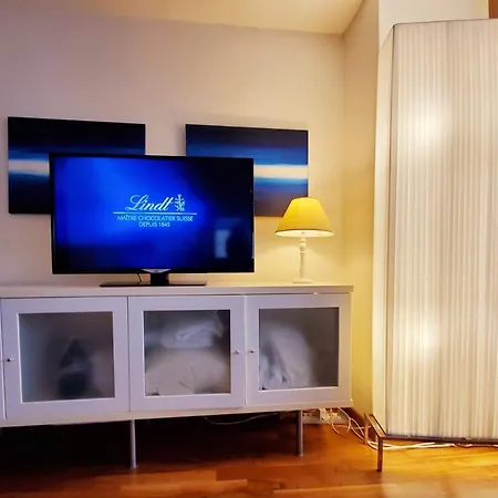 2 Room Suite City Centre *